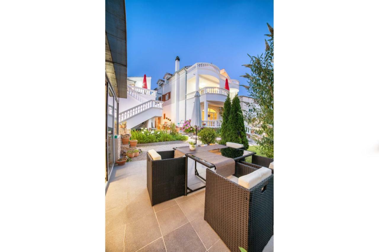 Apartments Lipic โวดีเซ ภายนอก รูปภาพ